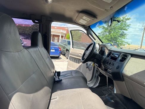 Used 2009 Ford F350 Lariat RWD image 7