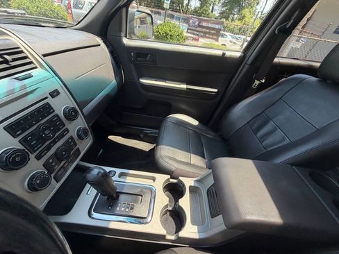 Used 2011 Ford Escape XLT w/ 203A Rapid Spec Order Code AWD/4WD image 16