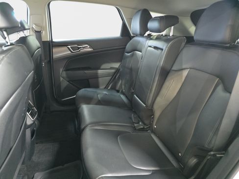 Used 2024 Kia Sportage EX FWD image 11