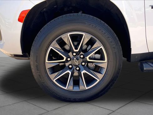 Used 2021 Chevrolet Tahoe Z71 AWD/4WD image 11