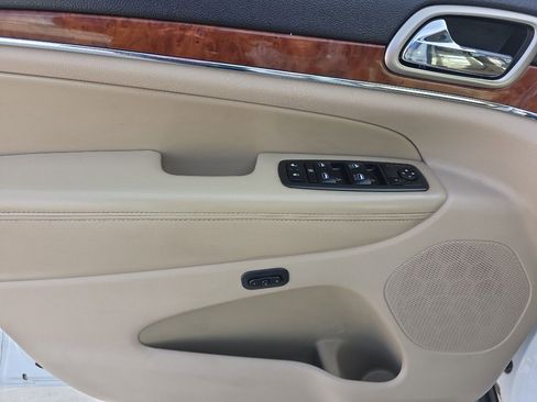 Used 2013 Jeep Grand Cherokee Limited w/ Luxury Group II image 13