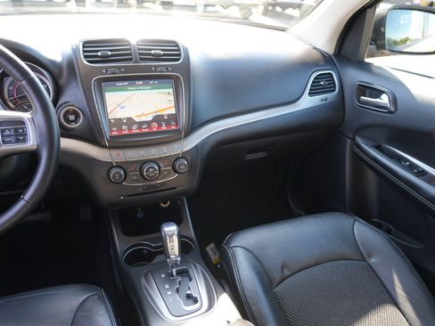 Used 2019 Dodge Journey Crossroad w/ Nav & Sun Group AWD/4WD image 21
