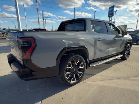 Used 2025 GMC Sierra EV Denali image 8