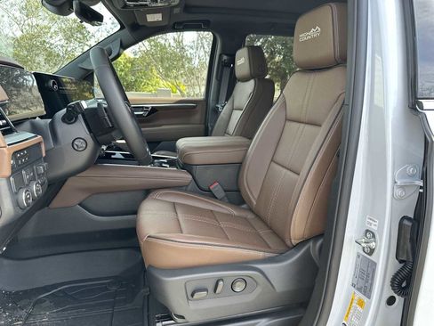 New 2026 Chevrolet Tahoe High Country image 2