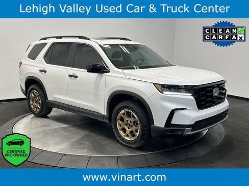 Certified 2025 Honda Pilot TrailSport image 1