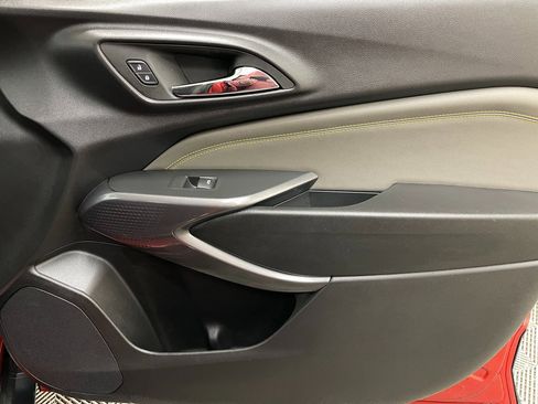 Certified 2024 Chevrolet Trax ACTIV w/ Sunroof Package image 40