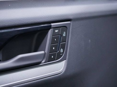 Used 2024 Porsche Cayenne Coupe AWD/4WD image 18