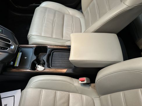 Used 2022 Honda CR-V Touring image 41