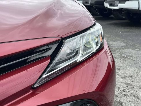 Used 2018 Toyota Camry LE FWD image 9