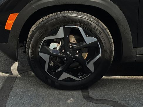 Used 2025 Kia Seltos S image 33