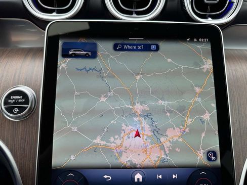 Used 2025 Mercedes-Benz GLC 300 4MATIC image 26