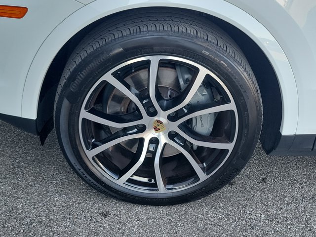 Certified 2023 Porsche Cayenne S AWD/4WD image 13