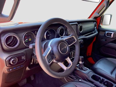 Used 2023 Jeep Wrangler Unlimited Sahara w/ Cold Weather Group AWD/4WD image 10