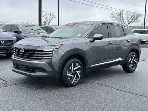 Certified 2025 Nissan Kicks SV FWD image 3