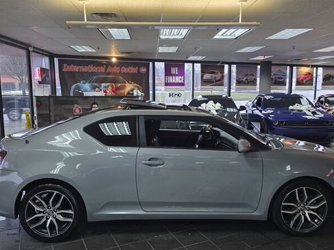 Used 2014 Scion tC image 5