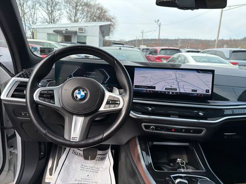 Used 2024 BMW X5 xDrive40i w/ M Sport Package image 25