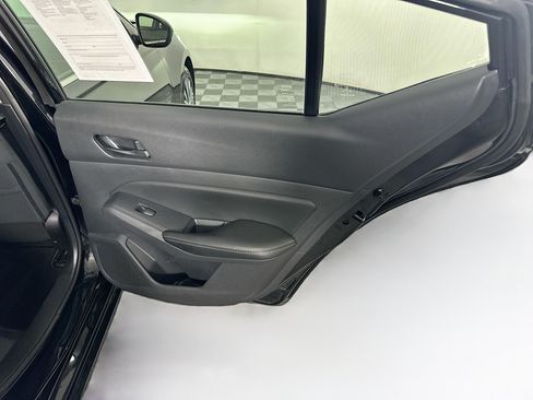 Used 2025 Nissan Altima 2.5 SV FWD image 28