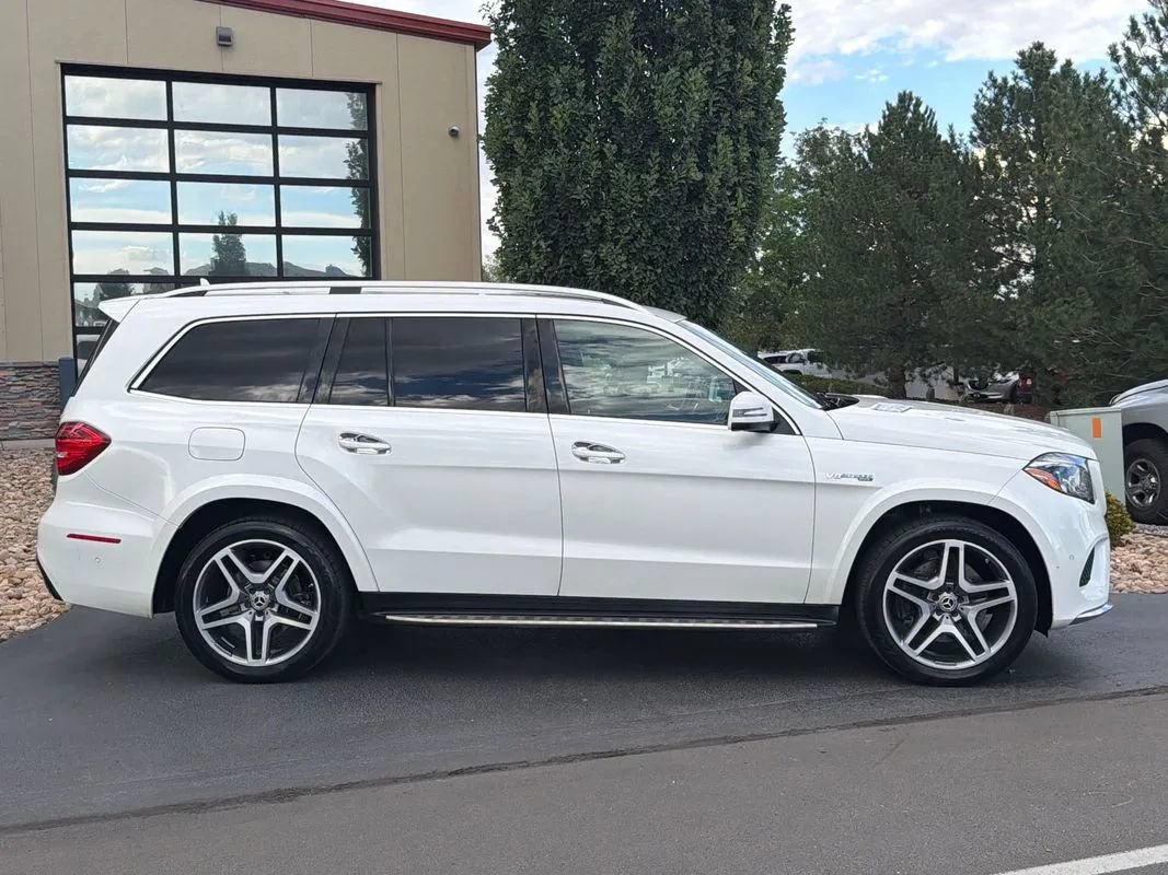 Used 2018 Mercedes-Benz GLS 550 4MATIC image 16
