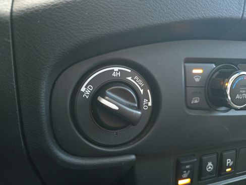 Used 2023 Nissan Frontier PRO-4X w/ Pro-4X Premium Package image 33