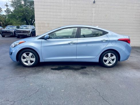 Used 2011 Hyundai Elantra GLS w/ Navigation Pkg 4 FWD image 2