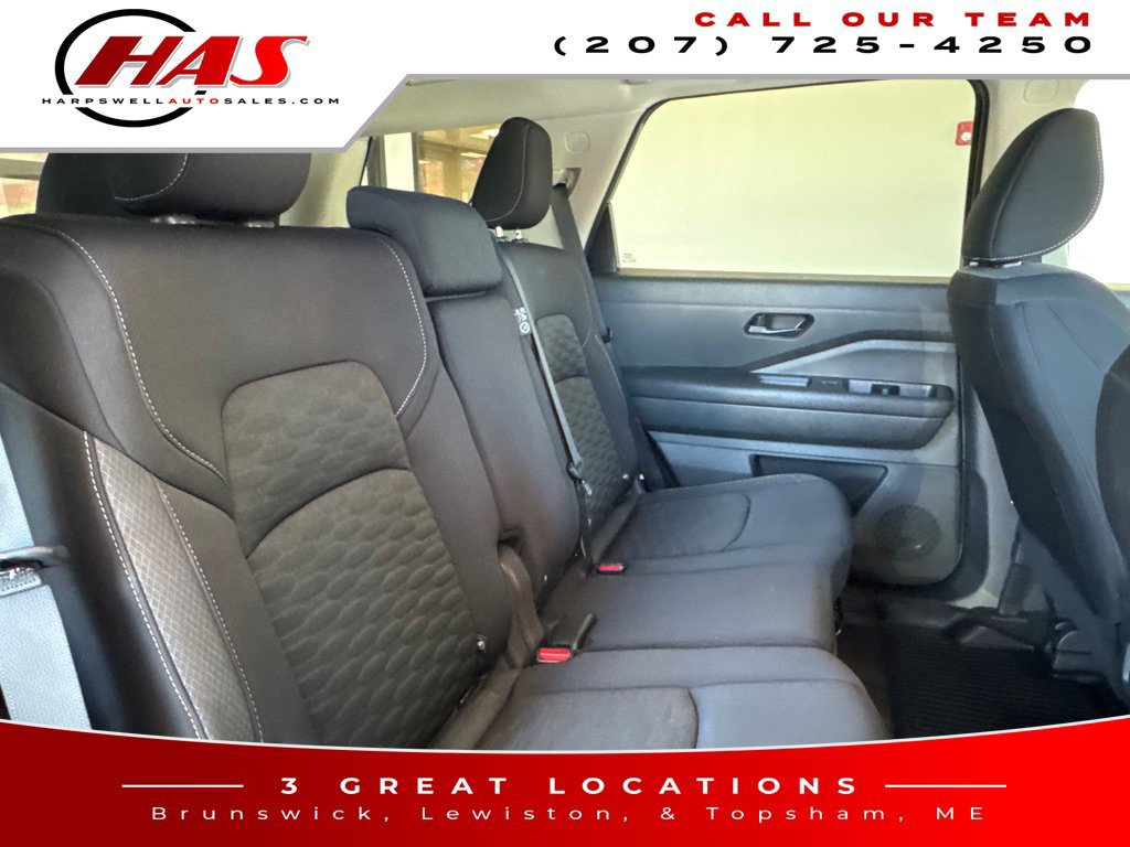 Used 2024 Nissan Pathfinder S AWD/4WD image 12