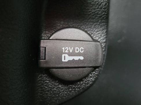 Used 2017 Jeep Cherokee Trailhawk w/ Comfort & Convenience Group AWD/4WD image 10