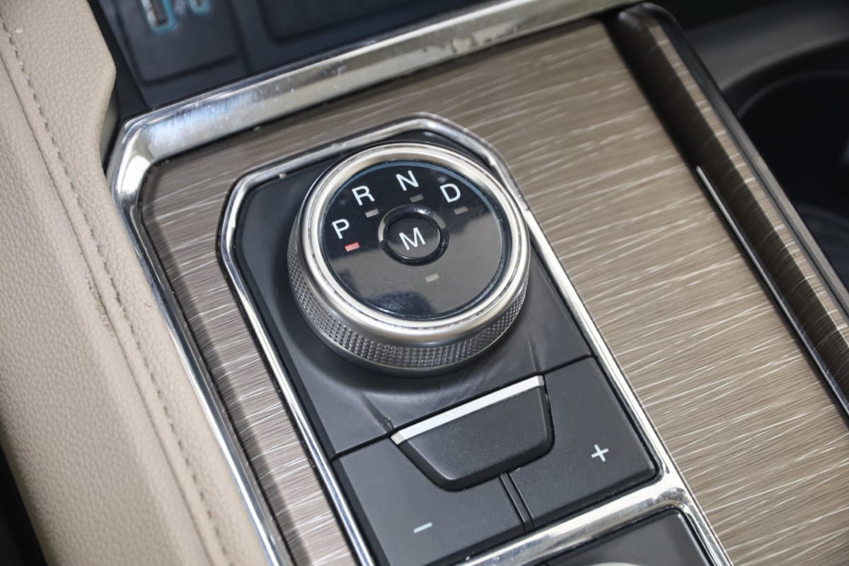 Used 2024 Ford Expedition Limited AWD/4WD image 7