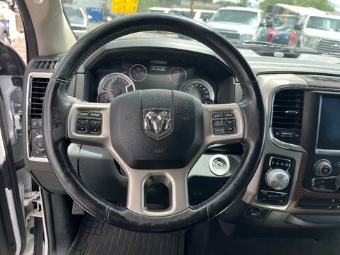 Used 2017 RAM 1500 Laramie AWD/4WD image 10