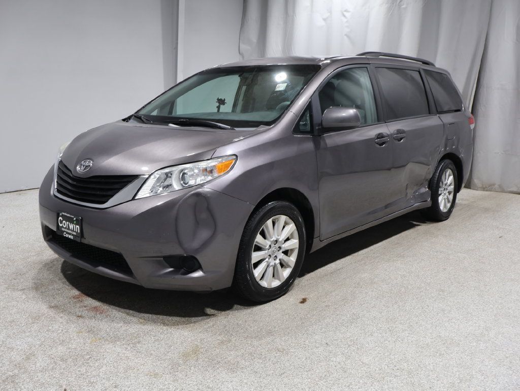 Used 2012 Toyota Sienna LE w/ Towing Pkg AWD/4WD image 6