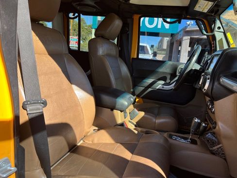 Used 2012 Jeep Wrangler Unlimited Rubicon w/ Connectivity Group image 33