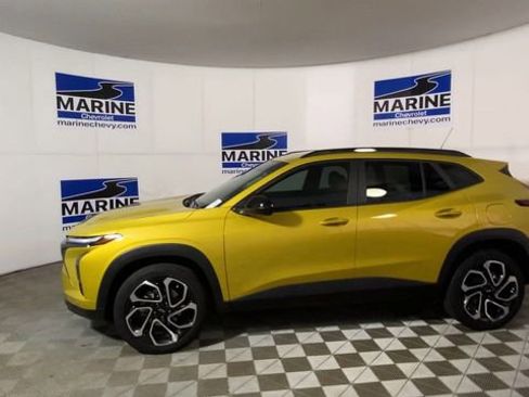 Certified 2025 Chevrolet Trax RS w/ Driver Confidence Package image 7