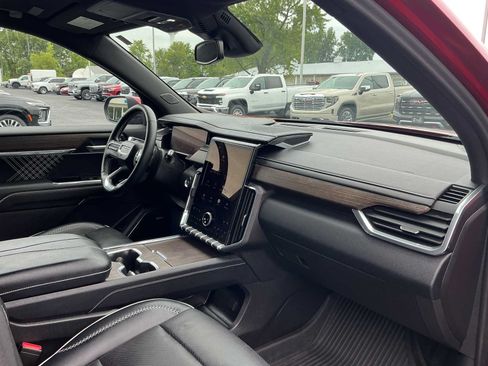 Used 2024 GMC Acadia Denali AWD/4WD image 27