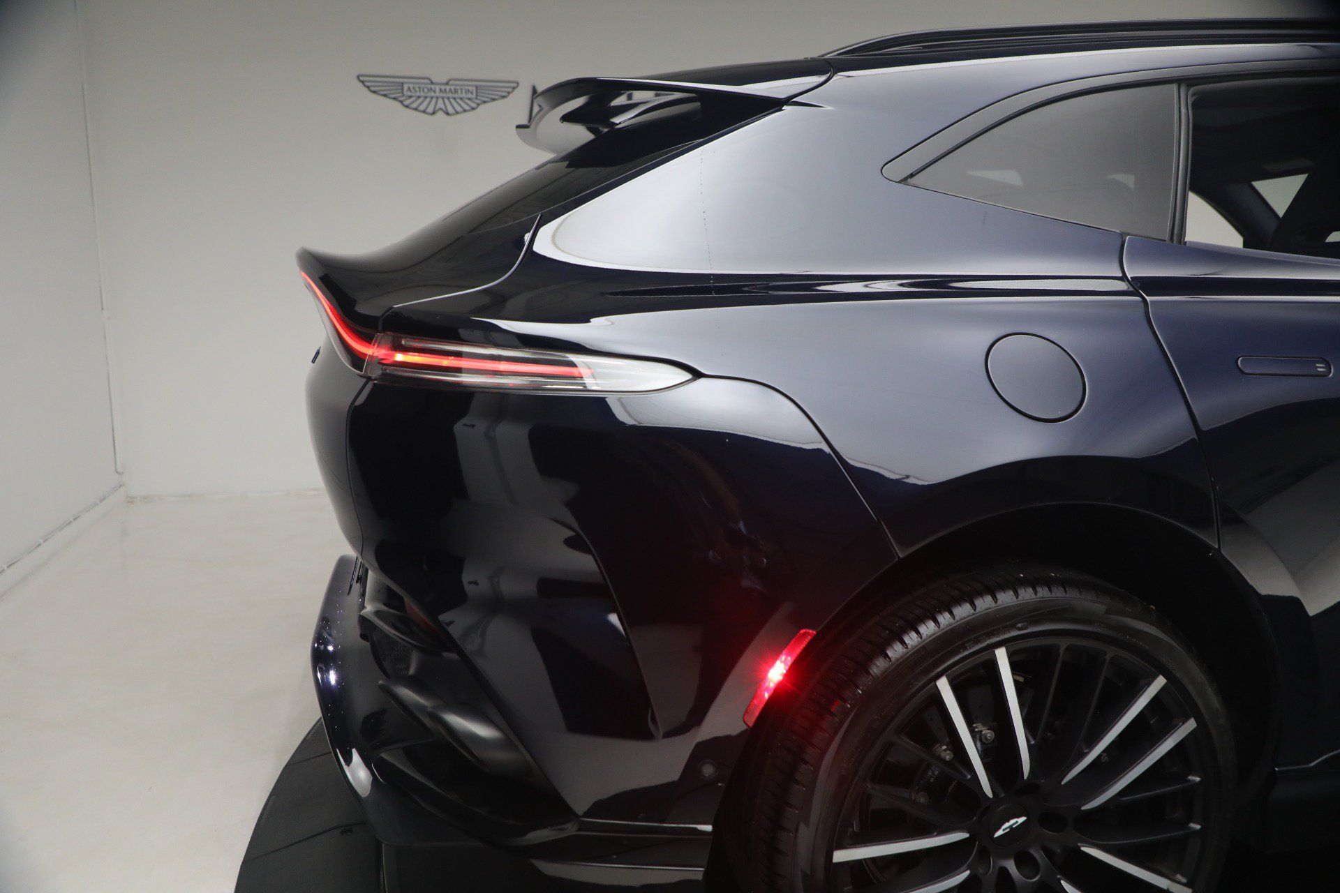 Used 2025 Aston Martin DBX 707 AWD/4WD image 34