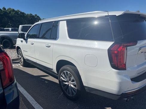 Used 2021 GMC Yukon XL Denali w/ Denali Premium Package RWD image 3