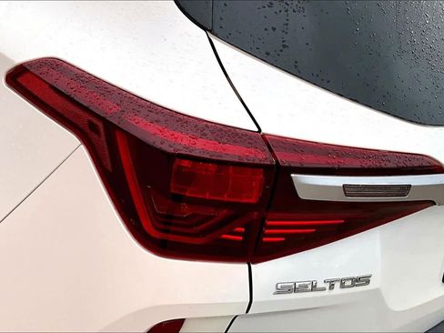 Used 2021 Kia Seltos S image 26