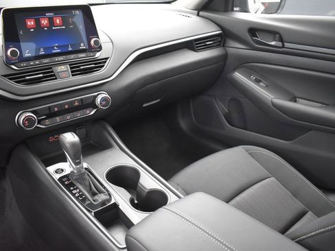 Used 2025 Nissan Altima 2.5 S image 31
