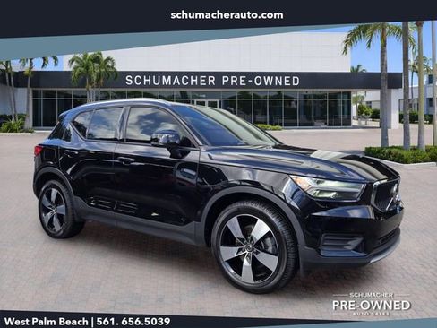 Used 2020 Volvo XC40 T5 Momentum w/ Protection Package Premier AWD/4WD image 1