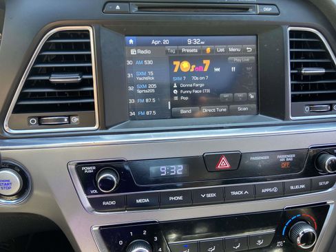 Used 2017 Hyundai Sonata Sport w/ Value Edition Package 02 image 18