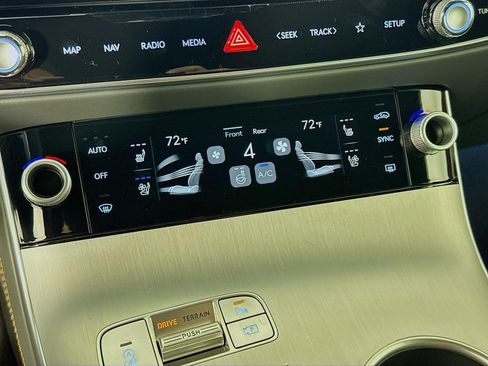 New 2026 Genesis GV70 3.5T Sport Advanced AWD/4WD image 18