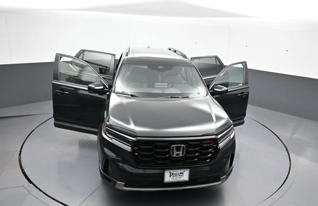 Certified 2024 Honda Pilot TrailSport image 47