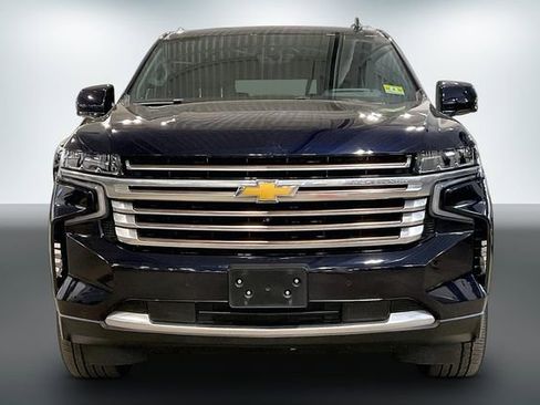 Used 2021 Chevrolet Suburban High Country w/ Premium Package AWD/4WD image 3