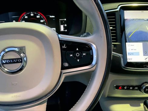 Used 2017 Volvo XC90 T5 Momentum w/ Vision Package image 25