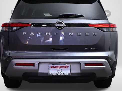 Certified 2024 Nissan Pathfinder SL image 10