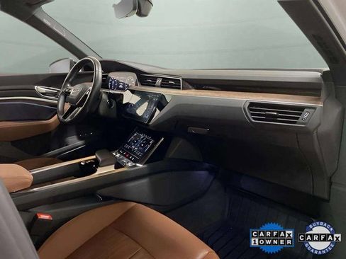 Used 2022 Audi e-tron Premium Plus w/ Premium Plus Package image 23