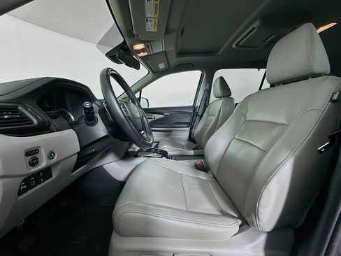 Used 2018 Honda Pilot Touring image 13
