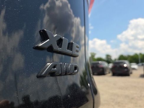 Used 2023 Toyota RAV4 XLE Premium AWD/4WD image 18