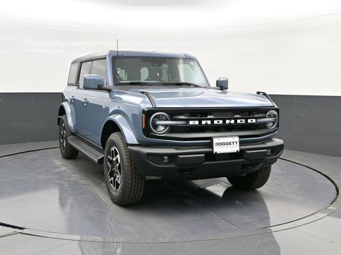 New 2025 Ford Bronco Outer Banks image 7