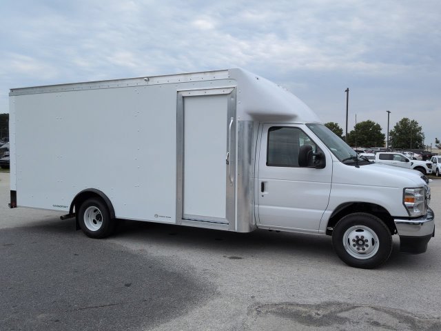 New 2027 Ford E-350 and Econoline 350 Super Duty w/ Power Equipment Group RWD image 2