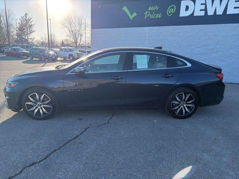 Used 2017 Chevrolet Malibu LT w/ Leather Package FWD image 2