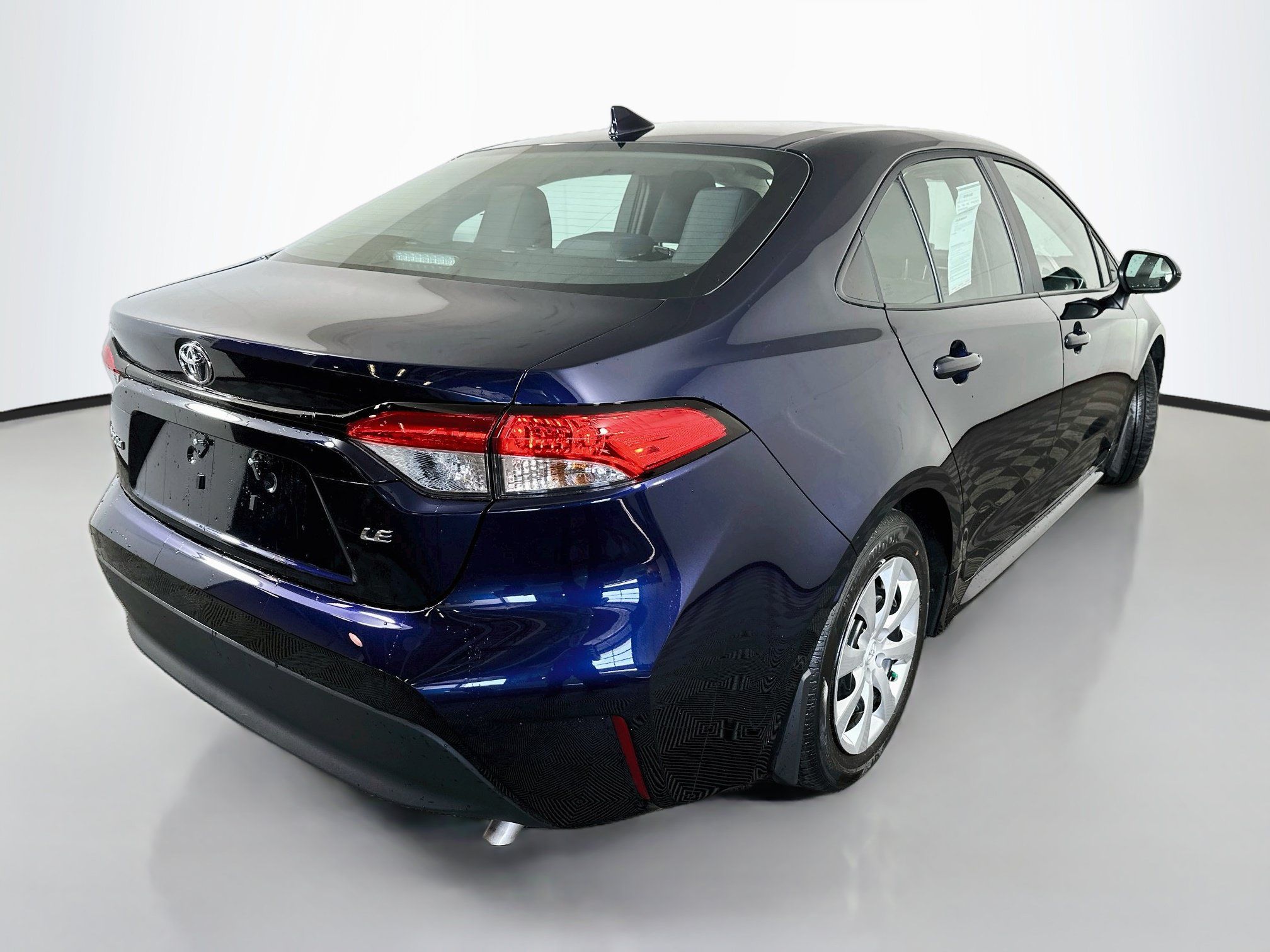 Used 2025 Toyota Corolla LE FWD image 7